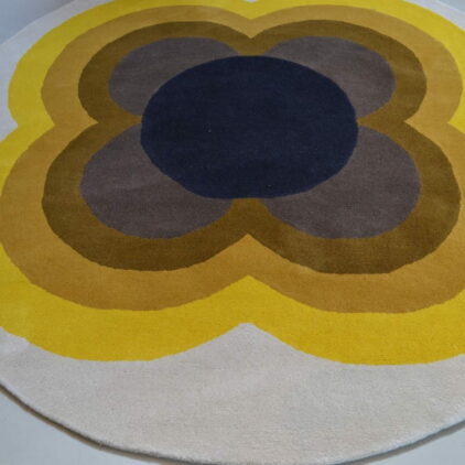 Okrągły Kolorowy Dywan w Kwiaty na podłodze
