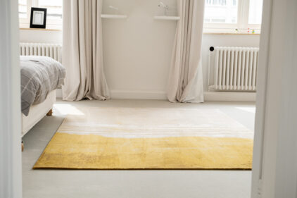 Żółto biały dywan - FUJI GOLD 9154 - widok z boku