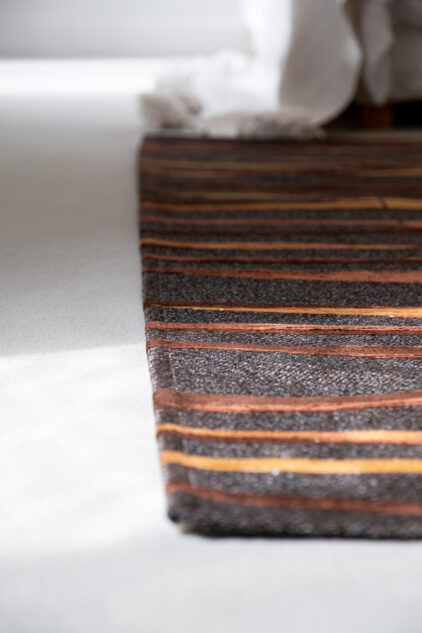 Nowoczesny brązowo czarny dywan ze wzorem bambusa - BAMBOO 9164 - wykończenie