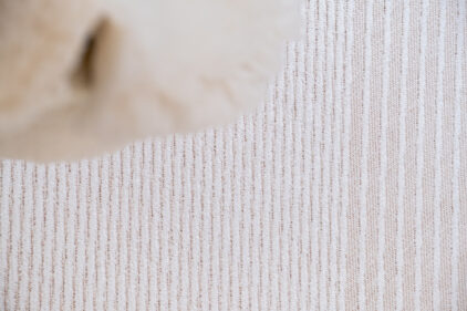 Nowoczesny biały dywan ze wzorem suchego japońskiego ogrodu - NIHON 9167 - struktura