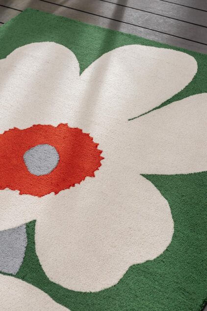 Dywan zewnętrzny, zielony w beżowe kwiaty marki Marimekko