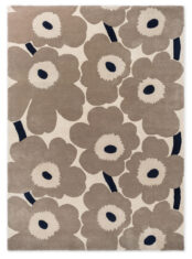 Dywan marki Marimekko w kolorze beżowo szarym, miękki, łatwy w czyszczeniu, idealny do salonu czy sypialni