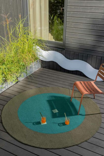 Zewnętrzny okrągły dywan do ogrodu i na balkon marki Brink and Campman
